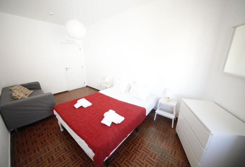 اتاق استاندارد با سرویس بهداشتی مشترک, The Story Guest House Adults Only