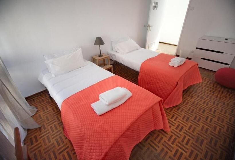 اتاق استاندارد با سرویس بهداشتی مشترک, The Story Guest House Adults Only