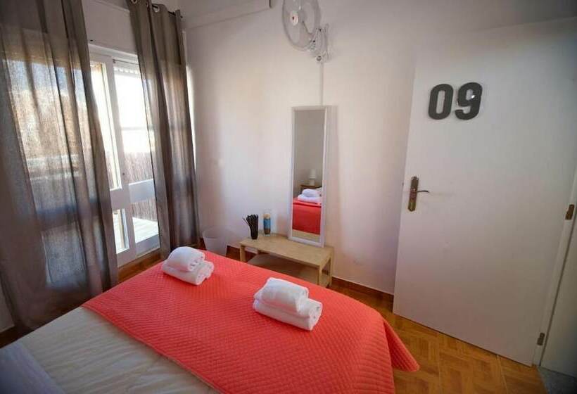 اتاق استاندارد با سرویس بهداشتی مشترک, The Story Guest House Adults Only