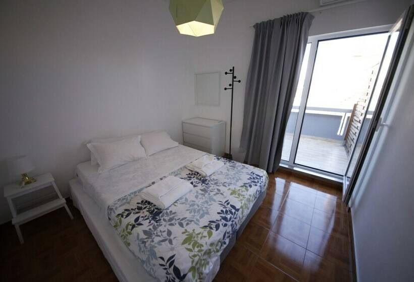 اتاق استاندارد با سرویس بهداشتی مشترک, The Story Guest House Adults Only