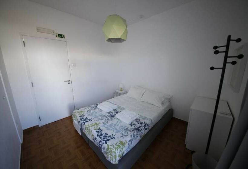 اتاق استاندارد با سرویس بهداشتی مشترک, The Story Guest House Adults Only