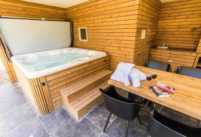 オーシャンビューのデラックス1ベッドルームビラ, Dormio Resort Maastricht