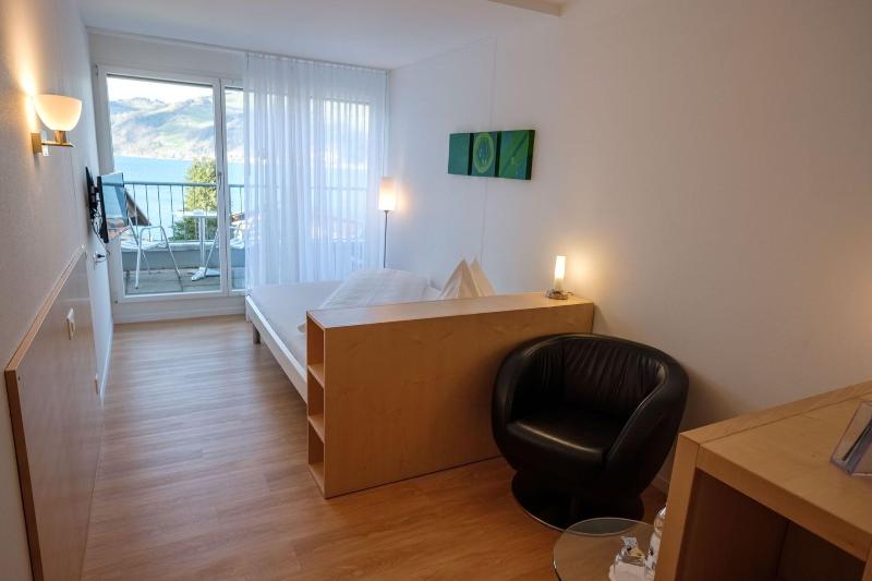 标准单人间, Seaside