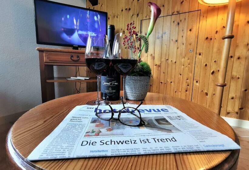 סוויטת ג'וניור עם מרפסת, Alpenblick Leukerbad Therme