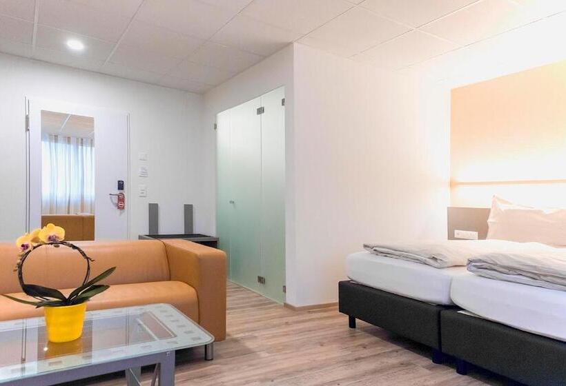 سوییت جونیور, Am Kreisel Self Check In By Smart Hotels