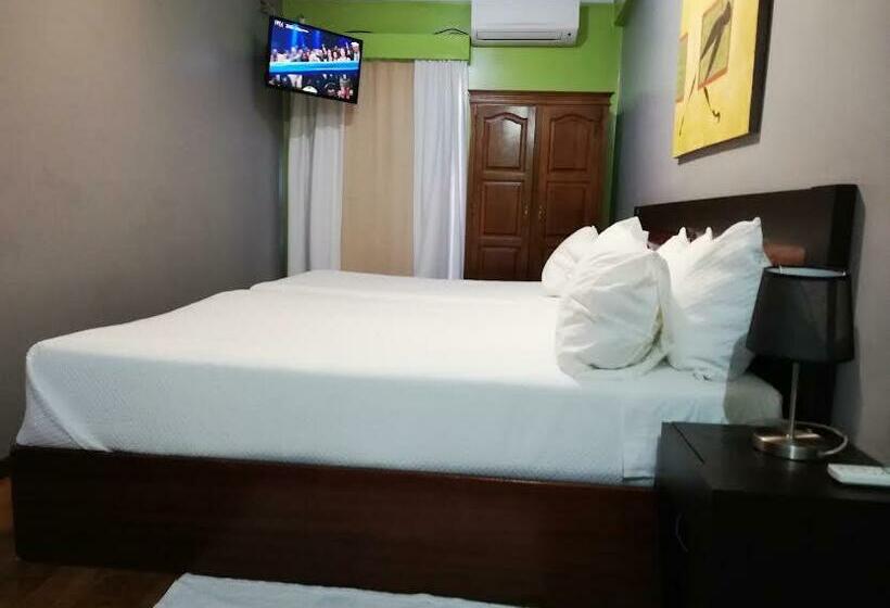 سوئیت با بالکن, Dom Joao Iv