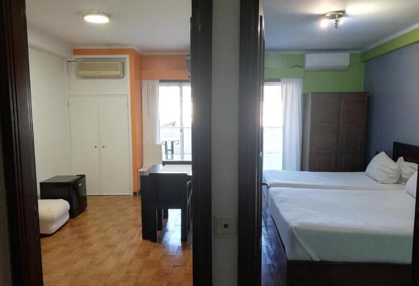 سوئیت با بالکن, Dom Joao Iv