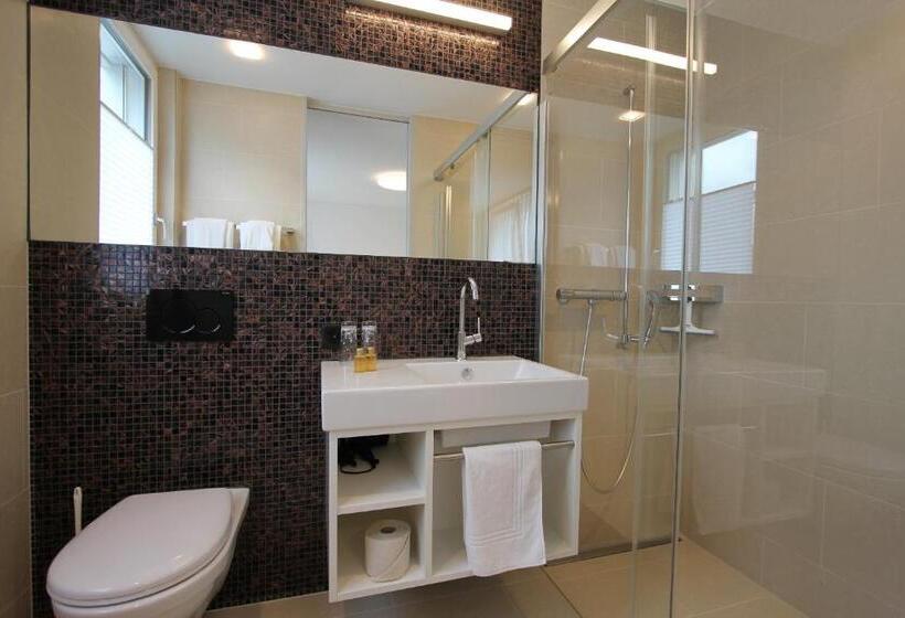 Номер Superior, Flawil