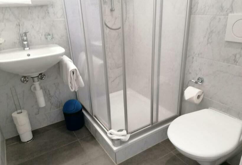 Standard 4 Pers. Værelse, Gamper