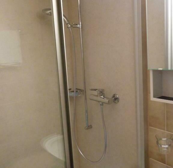 标准单人间, Gasthaus Engel