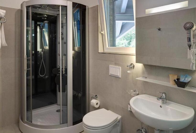 غرفة ديلوكس مزودة بشرفة, Liberty Self Check In