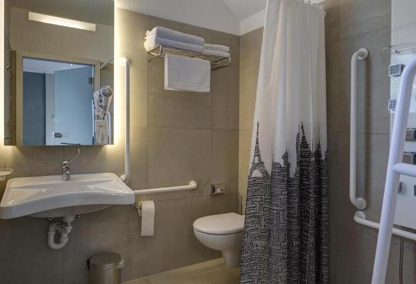 غرفة كومفورت, Liberty Self Check In