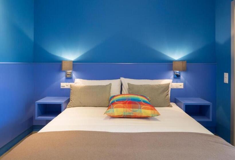 غرفة قياسية ثلاثية مزودة بشرفة, Liberty Self Check In