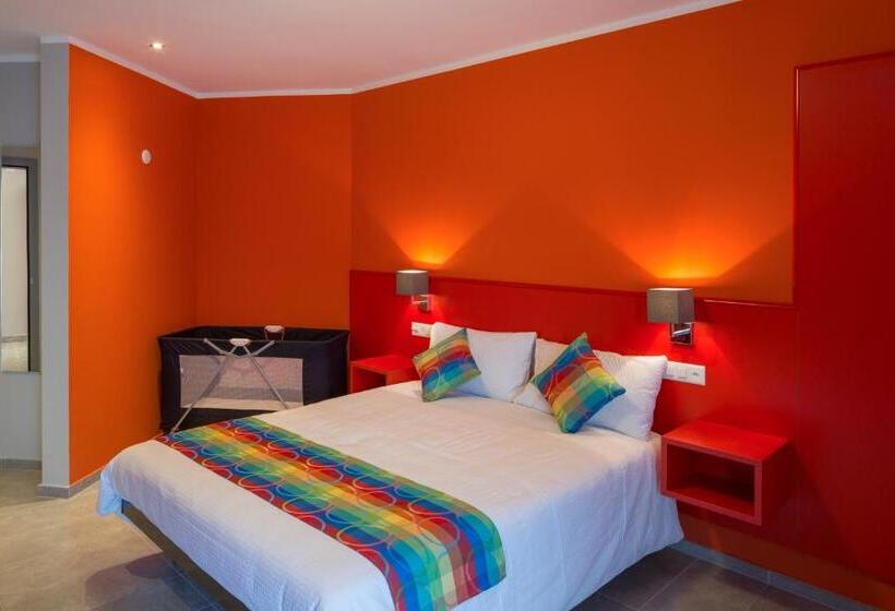 غرفة بريميوم رباعية, Liberty Self Check In