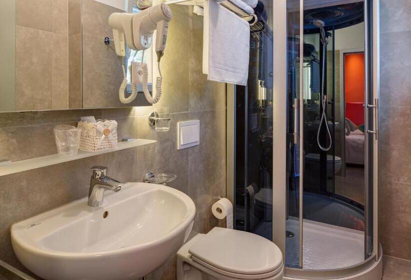 جناح جونيور, Liberty Self Check In