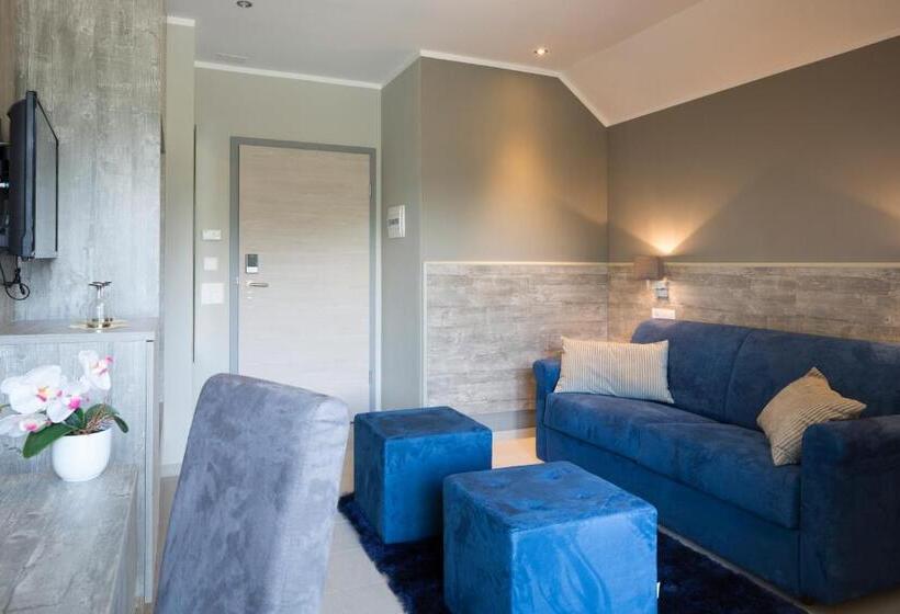 جناح ديلوكس, Liberty Self Check In