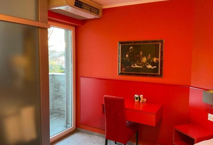 غرفة كلاسيكية فردية, Liberty Self Check In