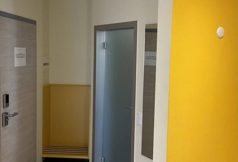 غرفة بريميوم رباعية, Liberty Self Check In