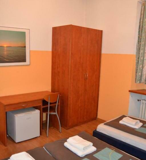 غرفة قياسية ثلاثية, Osteria Leon D Or