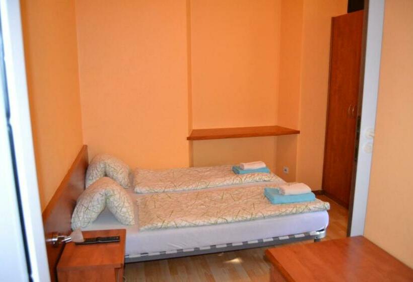 غرفة قياسية, Osteria Leon D Or