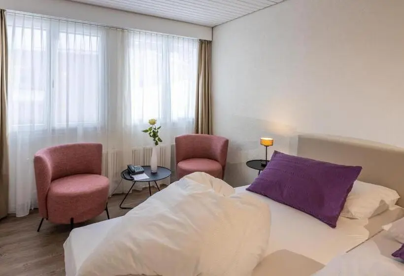 Standard-huone, Rischli