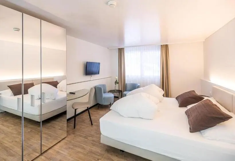 Standard-huone, Rischli