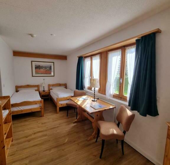 غرفة قياسية ثلاثية, Roc Et Neige