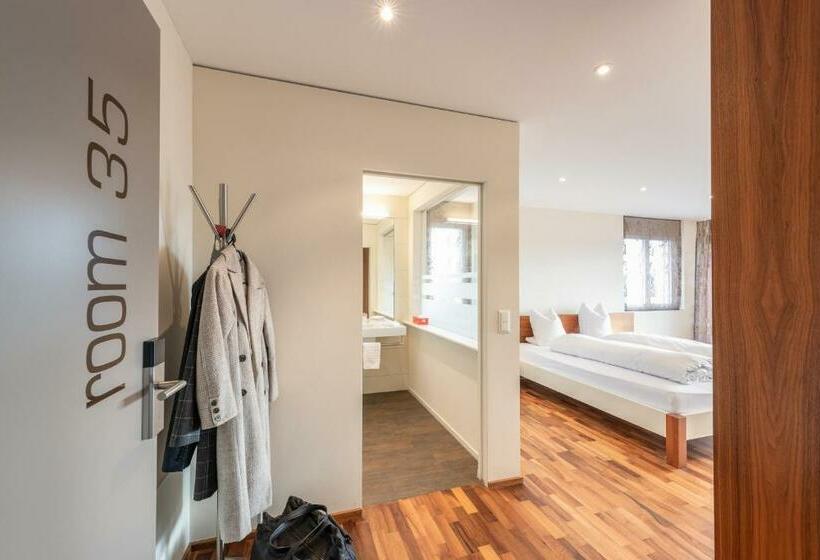 バルコニー付きスタンダードルーム, Rössli