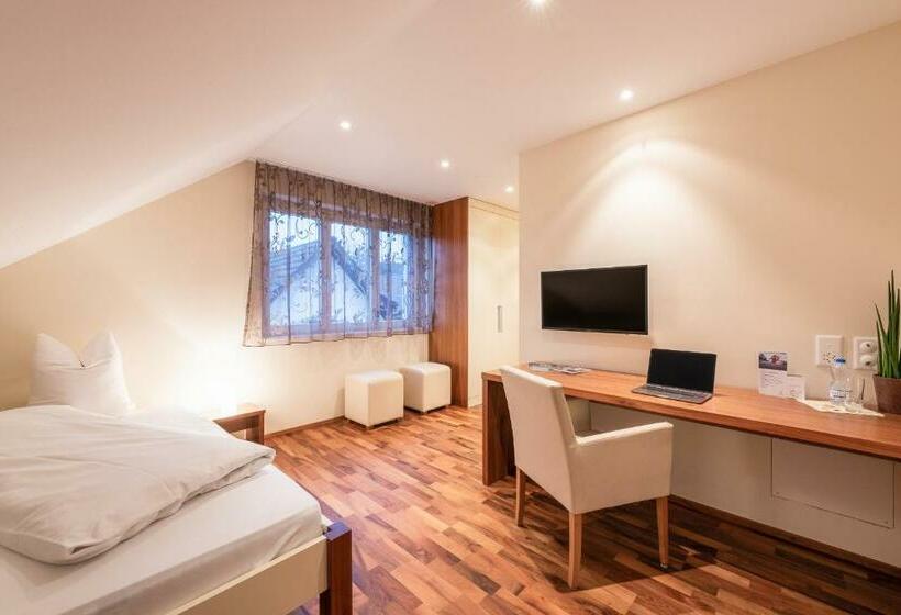 スタンダードシングルルーム, Rössli