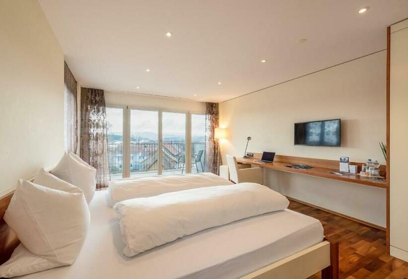 バルコニー付きスタンダードルーム, Rössli