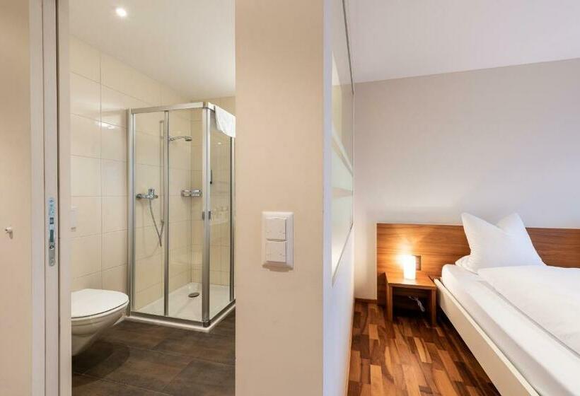 バルコニー付きスタンダードルーム, Rössli