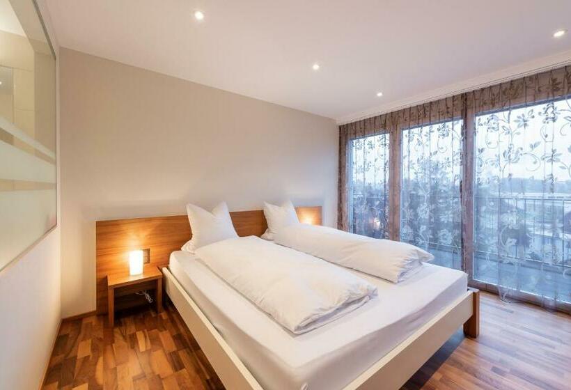 バルコニー付きスタンダードルーム, Rössli