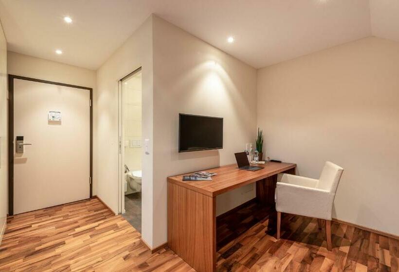 スタンダードシングルルーム, Rössli