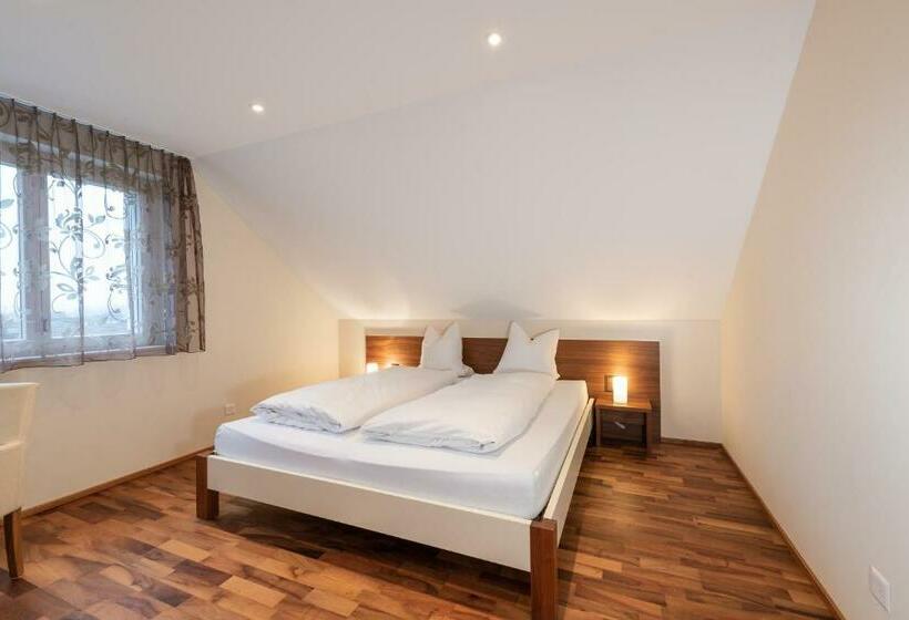 スタンダードルーム, Rössli