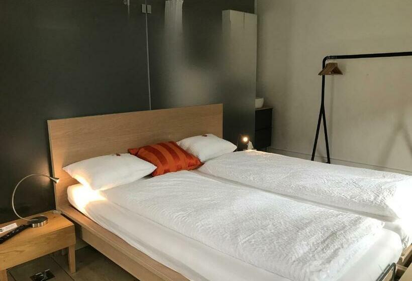 غرفة عائلية, Schöntal