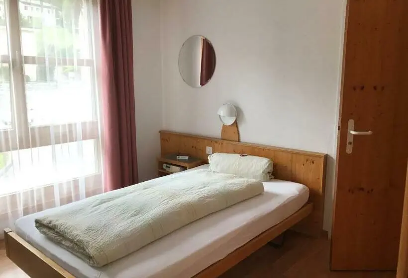 Standard Yhden Hengen Invahuone, Schöntal