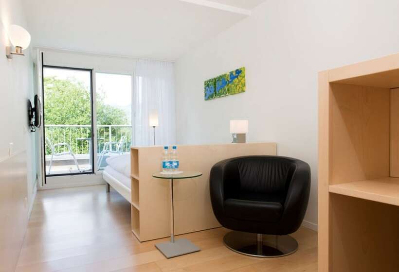 标准单人间, Seaside