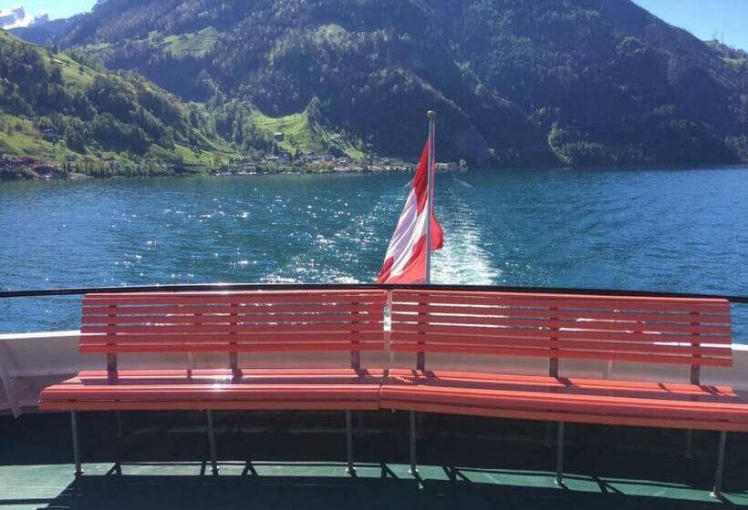 חדר סטנדרט לשלושה, Sternen