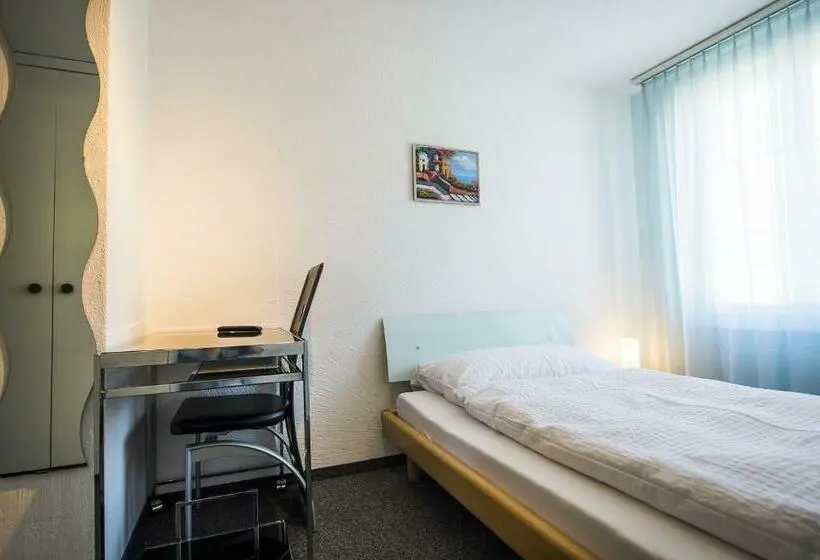 Standard Yhden Hengen Huone, Sternen