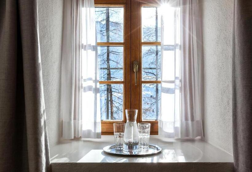 غرفة إقتصادية, Stoffel   Adults Only