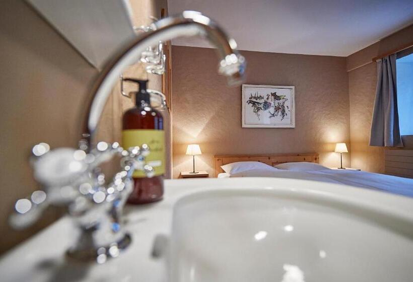 غرفة إقتصادية, Stoffel   Adults Only