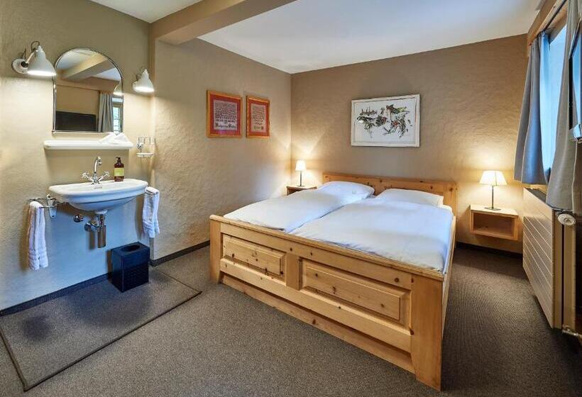 غرفة إقتصادية, Stoffel   Adults Only