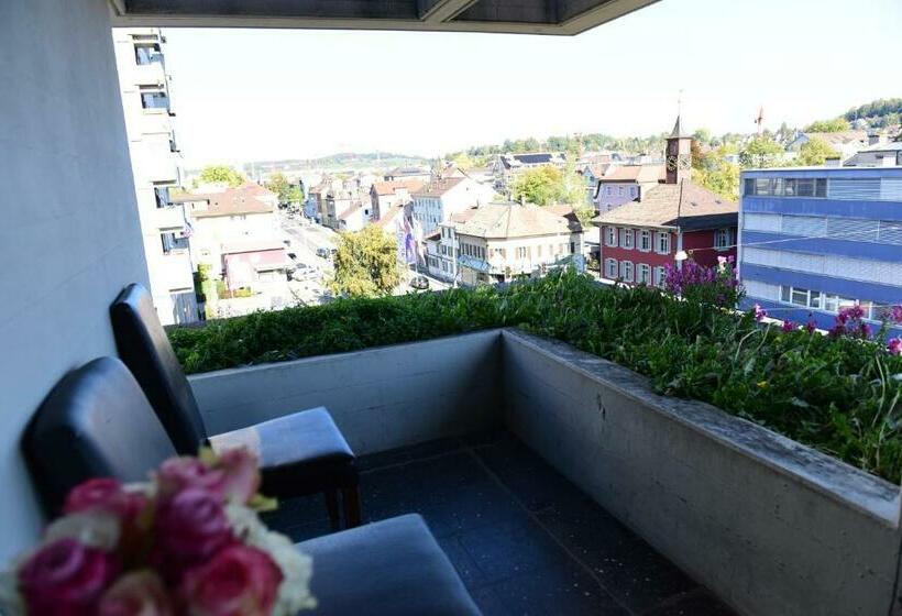 חדר סטנדרט יחיד, Töss