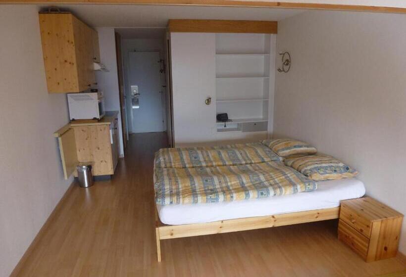 חדר סטנדרט לארבעה, Zodiaque