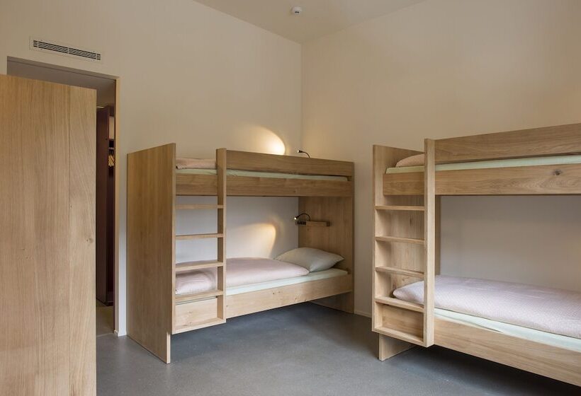 4인용 스탠다드 룸, Wellnesshostel4000