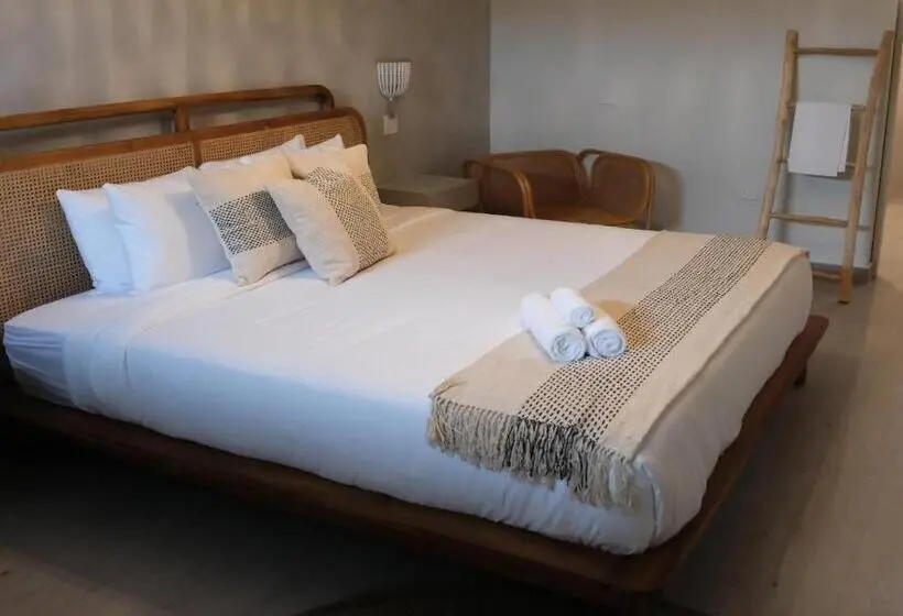 سوئیت جونیور با تخت بزرگ, Bali Hotel Adults Only Isla Verde, A Trademark By Wyndham