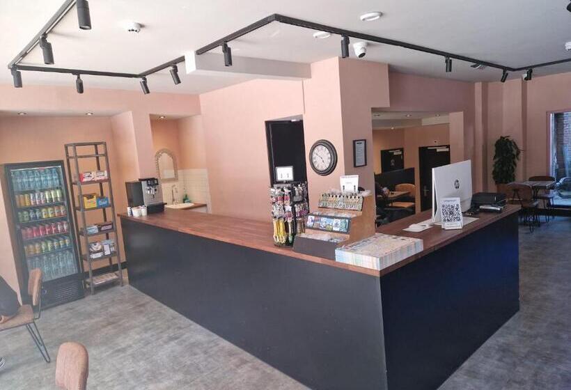 Трехместный Номер Базовый, Amigo Hostel