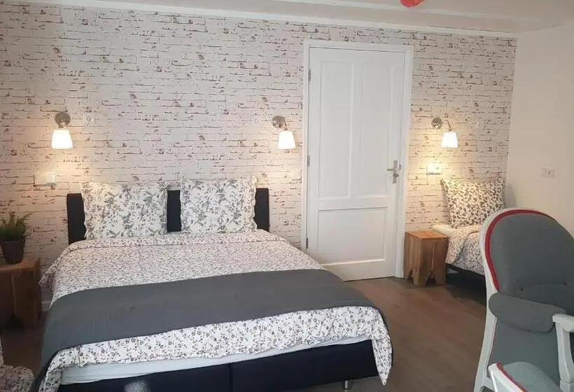 Standard 4 Pers. Værelse, B&b De Valkenhorst