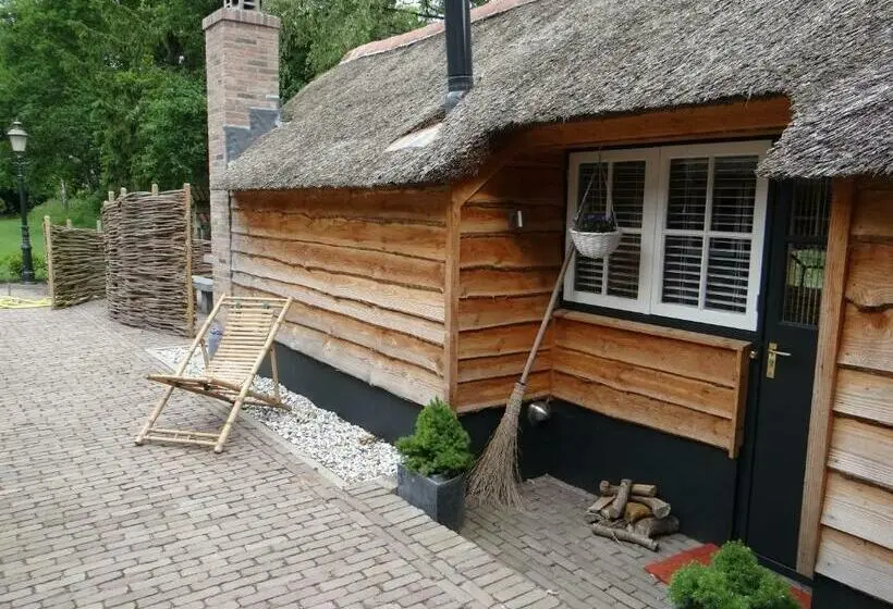 Talo 1 Makuuhuone, B&b Gastvrij Lenthe