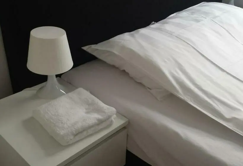 اتاق ساده سه نفره, Chao Nl 24 Hours Open